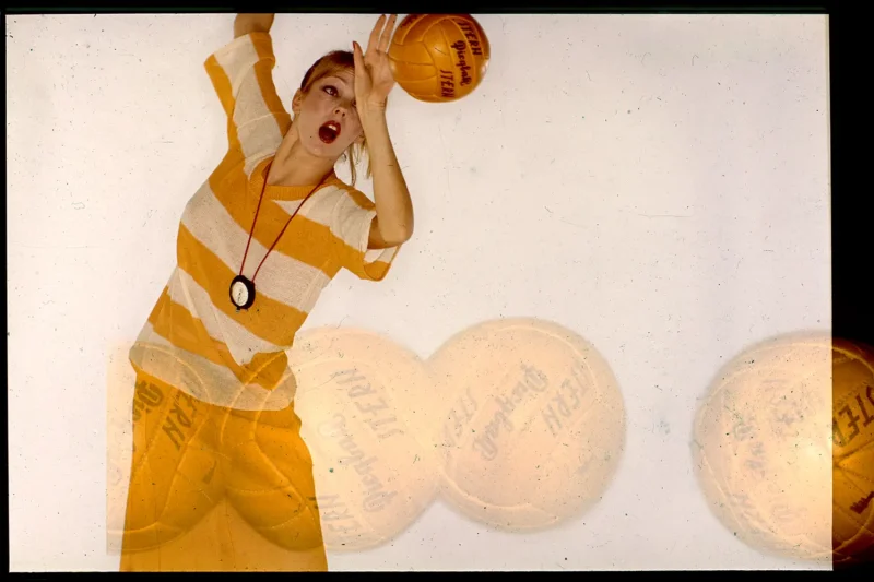 French Elle Calendar - Yellow Ball - 1975 Calendar