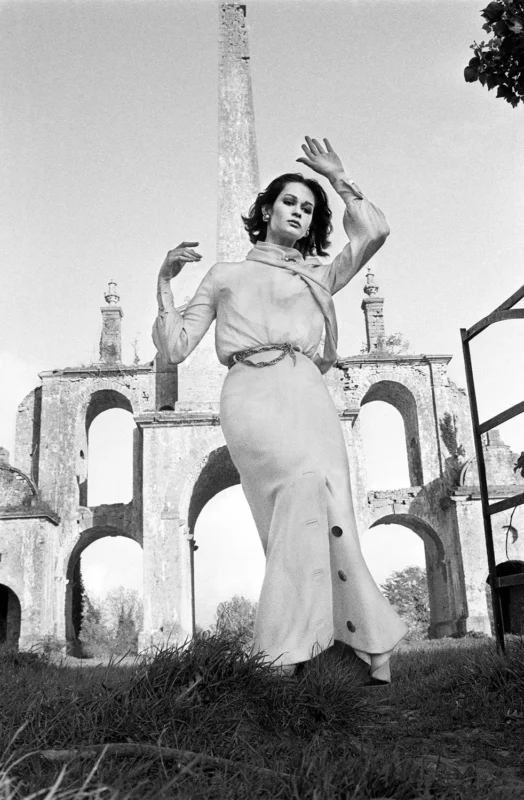 Vogue - Marie-Lise Gres - Ireland - 1962
