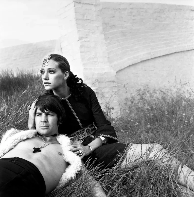 Queen Magazine - Marissa Berenson & Peter Boxer - 1968